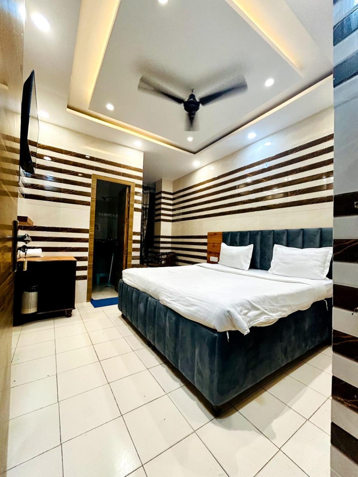 Hotel Holy City Amritsar Exterior photo