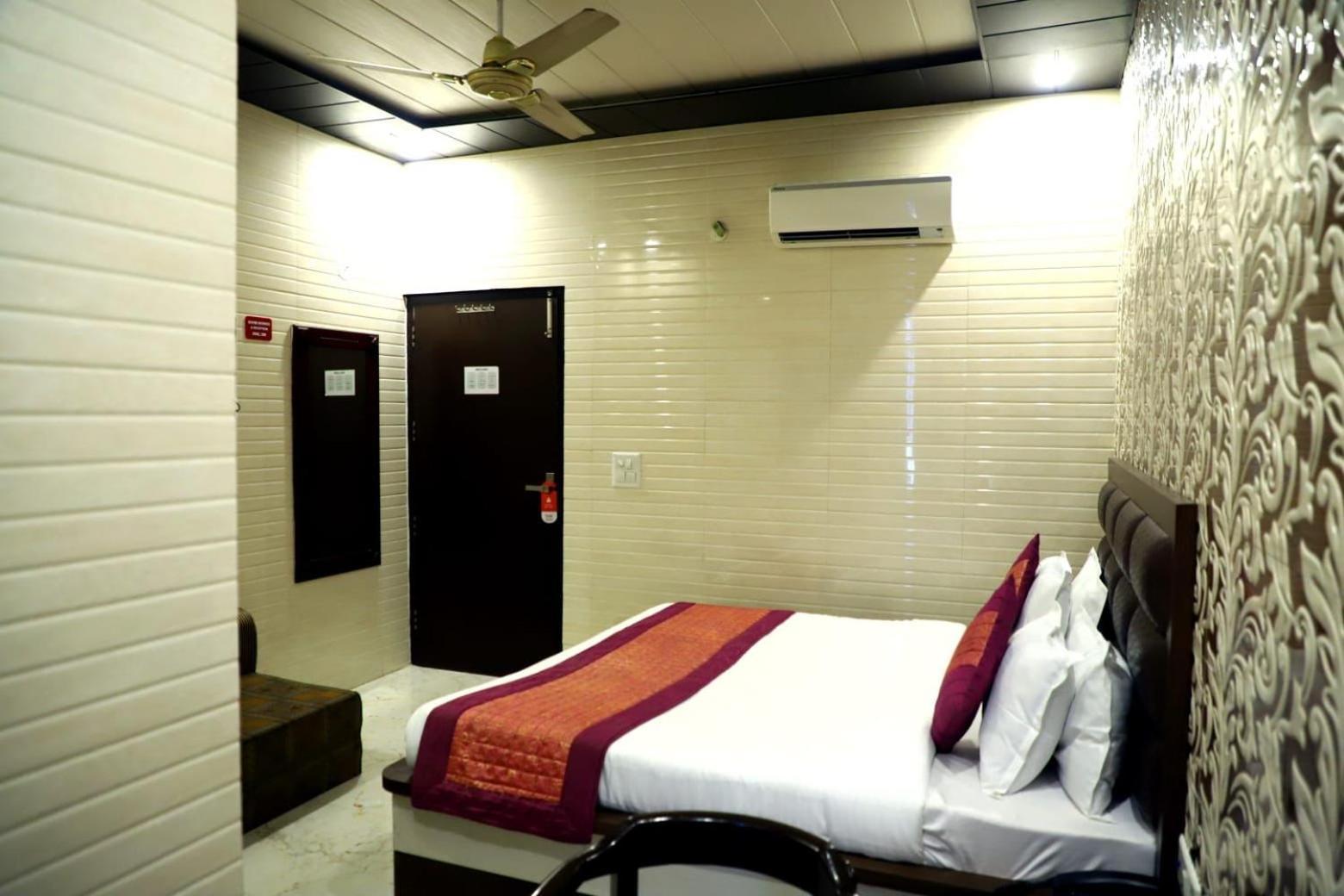 Hotel Holy City Amritsar Exterior photo