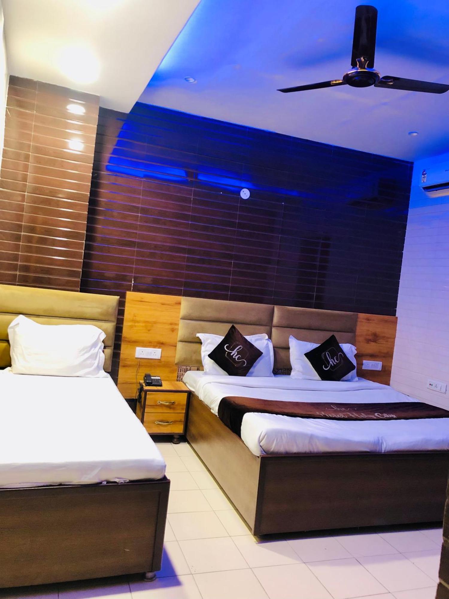 Hotel Holy City Amritsar Exterior photo