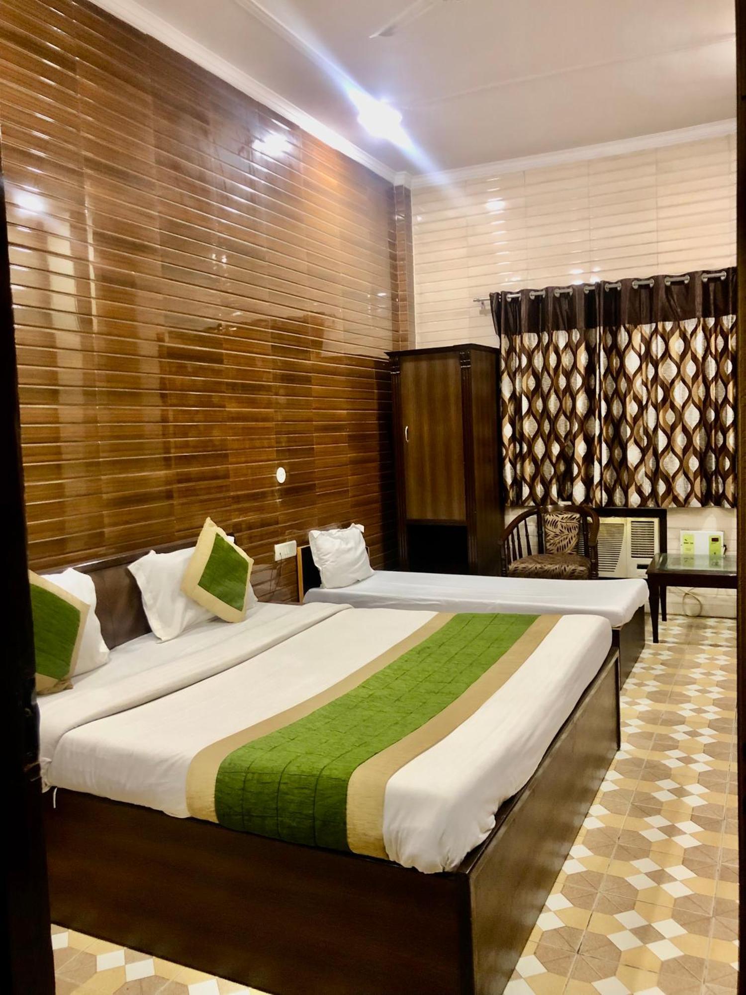 Hotel Holy City Amritsar Exterior photo